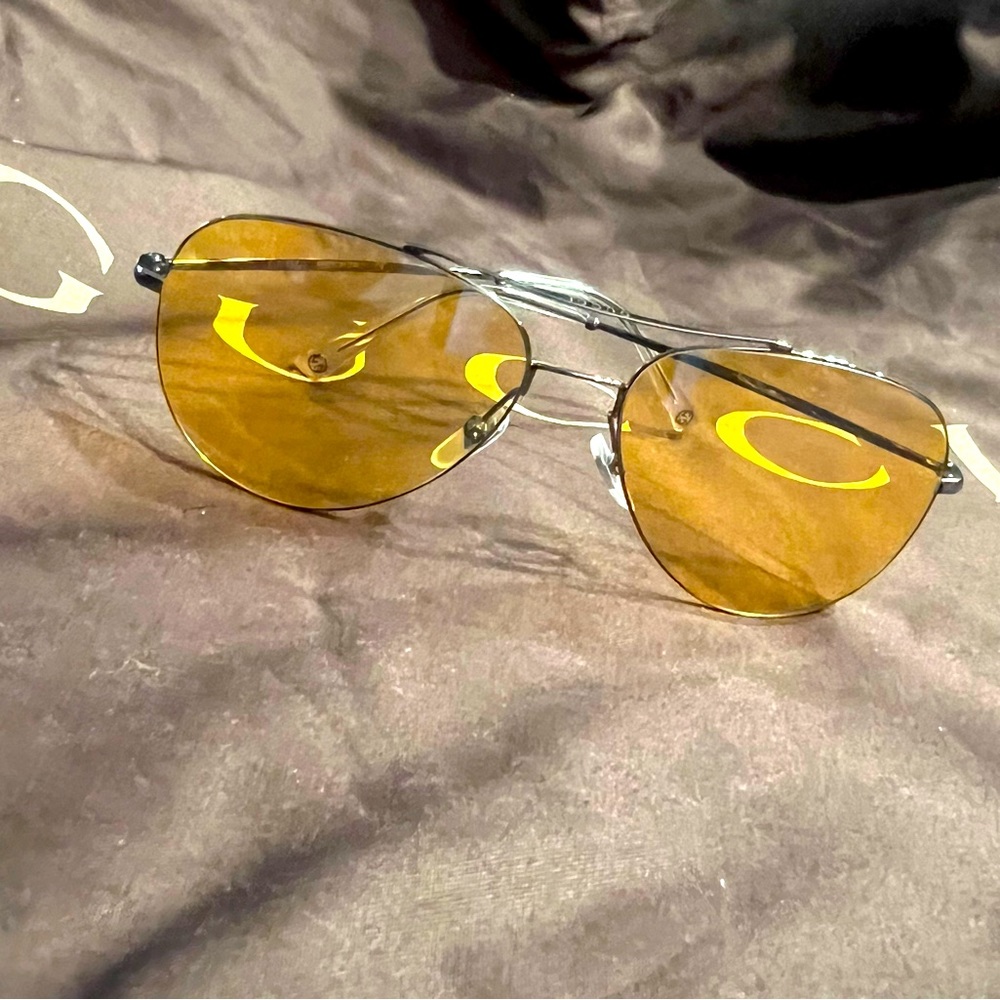 Gucci yellow aviators